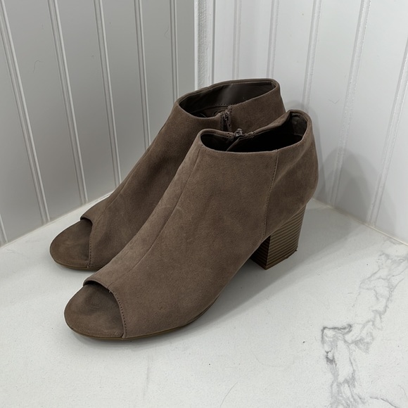 Bamboo Heeled Ankle Boot - Picture 4 of 4
